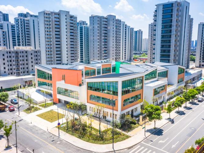 主要建设内容包括新建教学及教学辅助用房,办公用房,生活服务用房